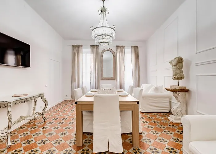 Appartement Spanish Square - Romedreamhome