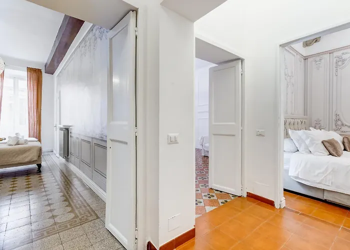 Appartement Spanish Square - Romedreamhome